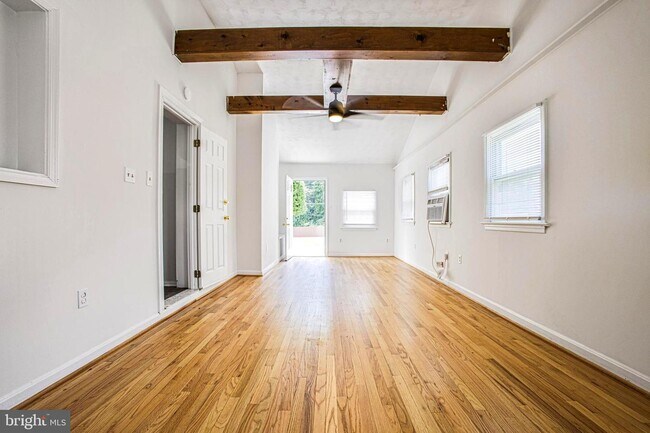 Building Photo - 11813 Macon St