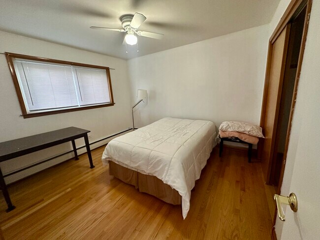 Building Photo - 6309 W Touhy Ave