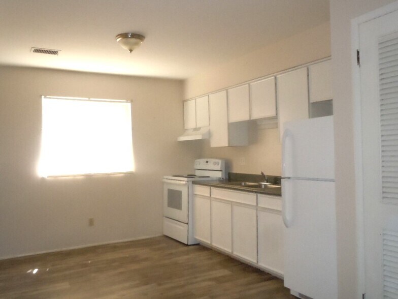 Building Photo - 119 Wolf Ave