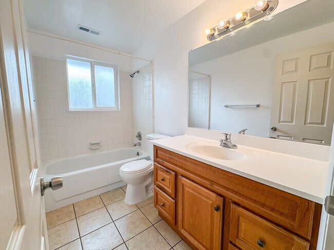 Building Photo - 361 S 150 W