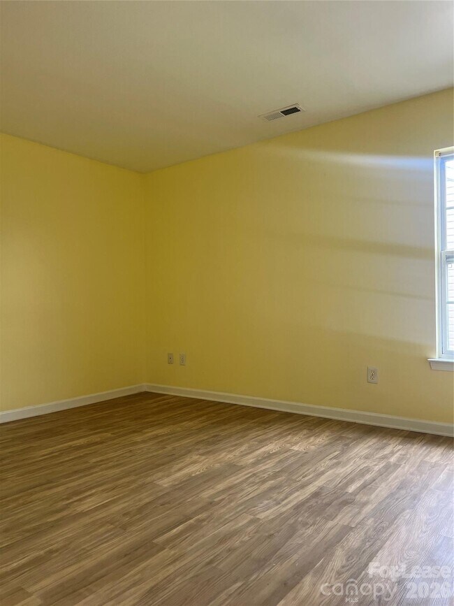 Building Photo - 9247 Cranfield Ln