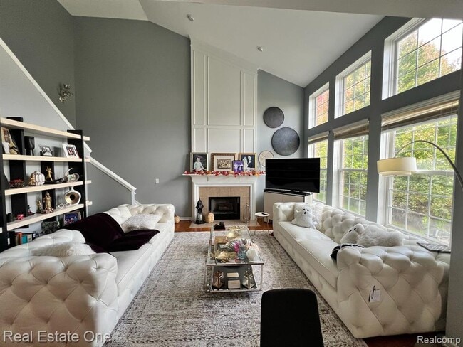 Building Photo - 49325 E Central Park