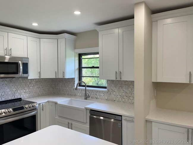 Building Photo - 29 Bethesda Park Cir