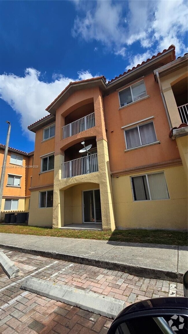 Building Photo - 3 bedroom in Miami Gardens FL 33056