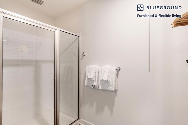 Building Photo - 15301 NE Turing St