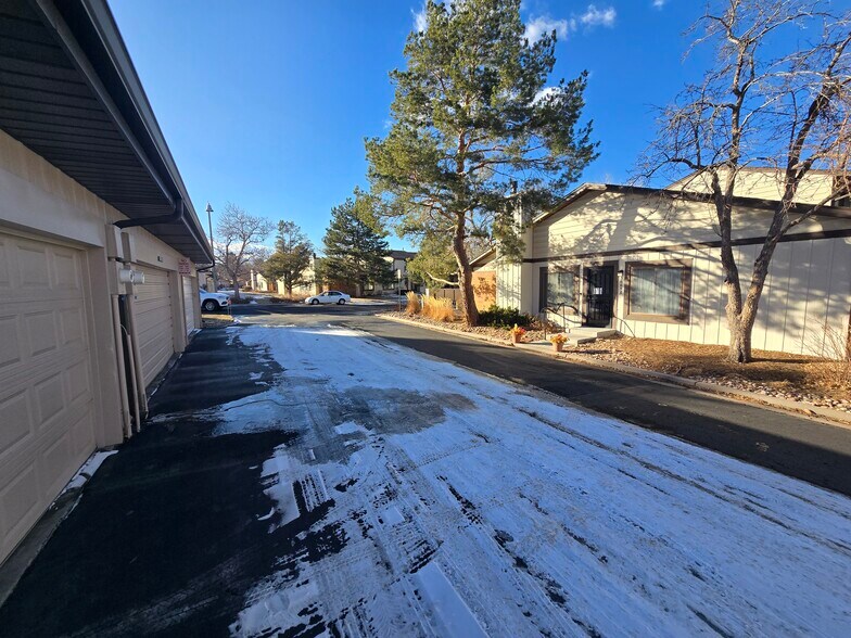 Building Photo - 3770 S Mission Pky