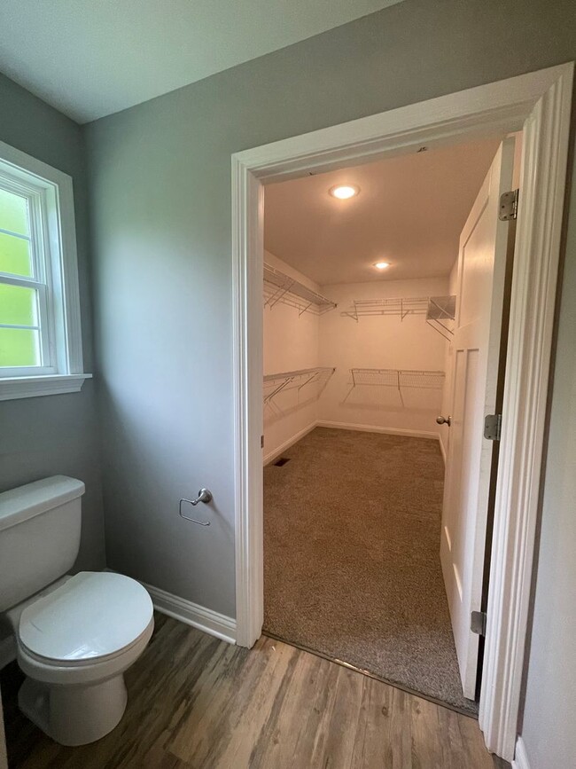 Building Photo - 3 Ranch Single Family Home- Fitness, Pools...