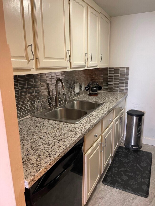 Building Photo - 7510 Hornwood Dr