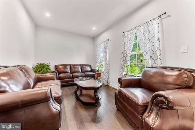 Building Photo - 305 Goodwick Dr