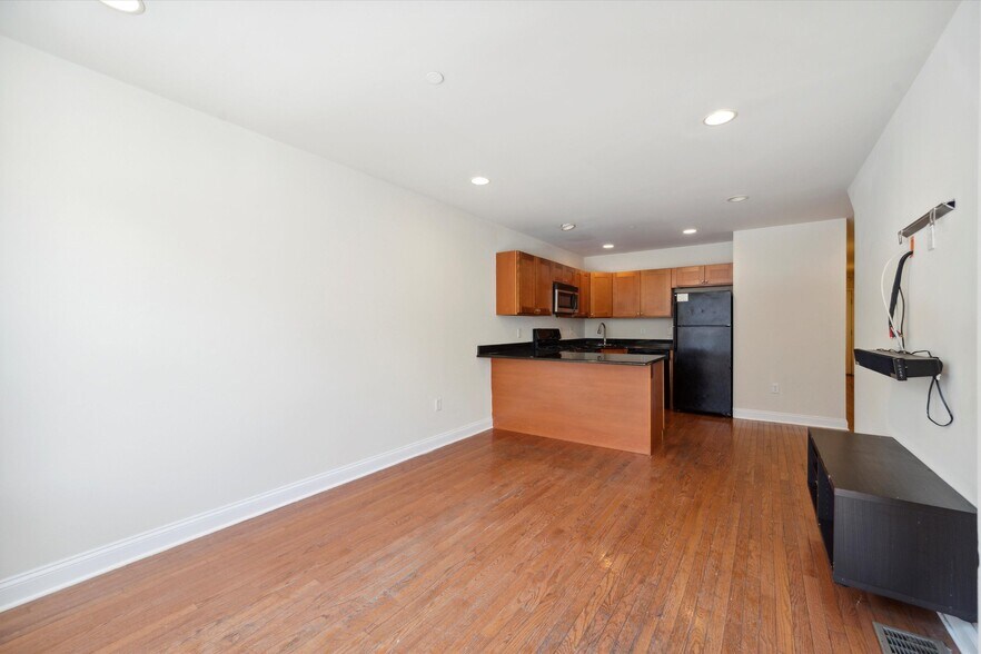 Building Photo - 1705 Arlington St