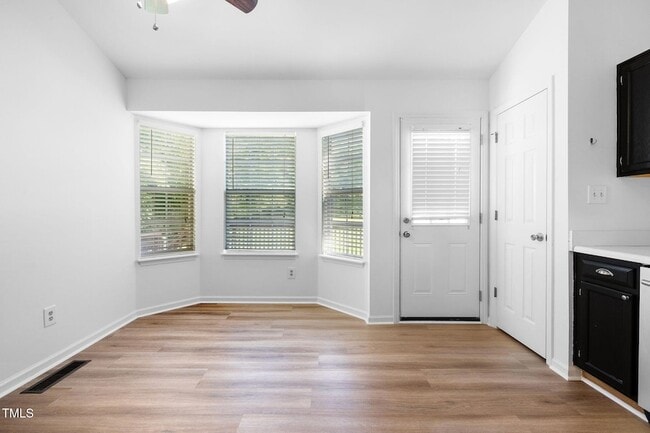 Building Photo - 409 Vista Springs Cir
