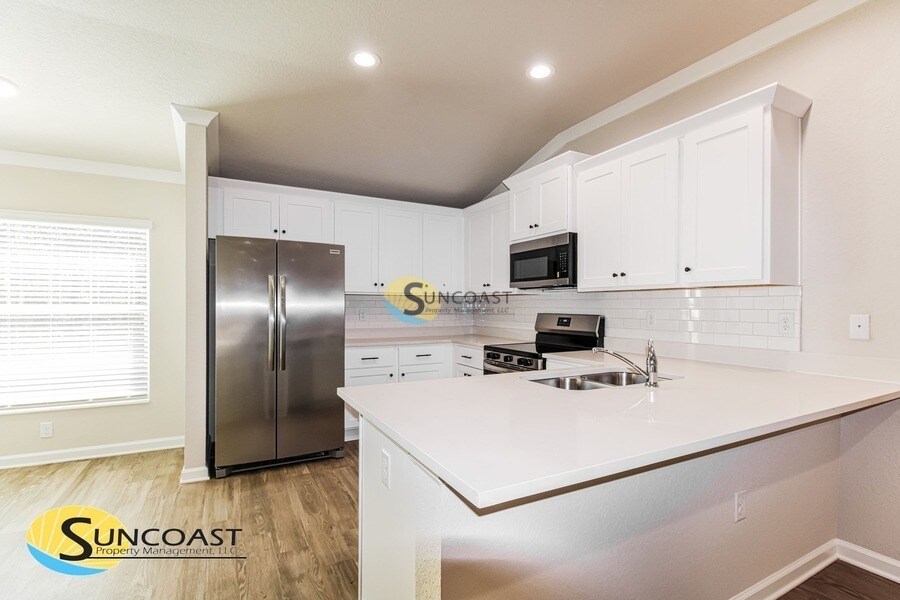 Building Photo - 6040 W Oak Park Blvd