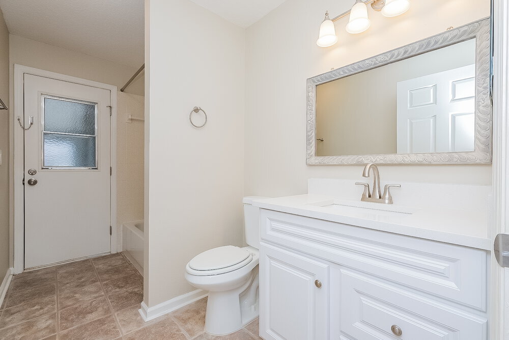 Building Photo - 4551 Oak River Cir