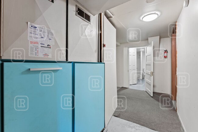 Building Photo - 808 E Mission Ave