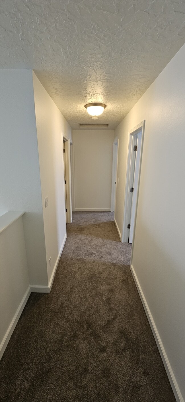 Building Photo - 400 Par Ave