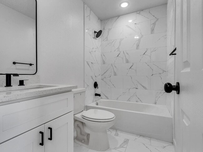 Building Photo - 8415 Mahalia Dr