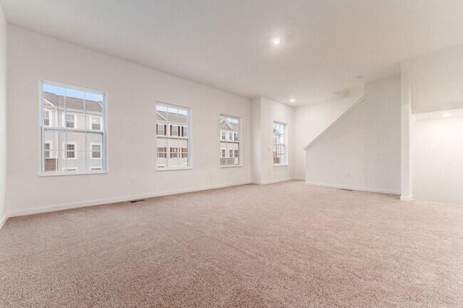 Building Photo - 120 Red Willow Dr