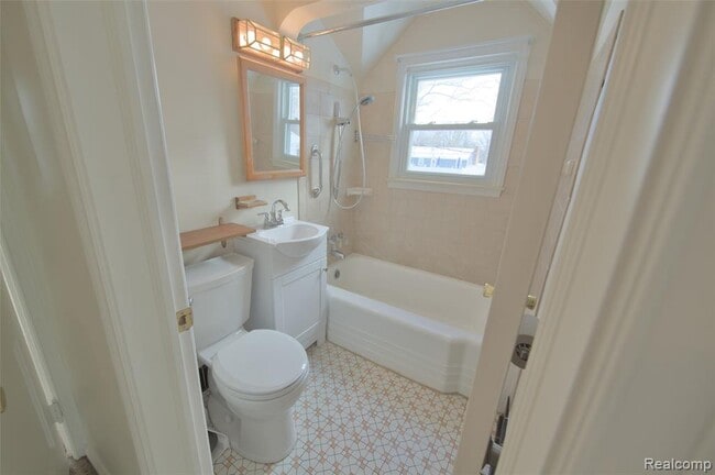 Building Photo - 9249 Whitall Ln