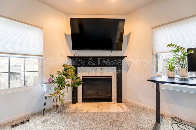 Building Photo - 1636 Fredericksburg Ln