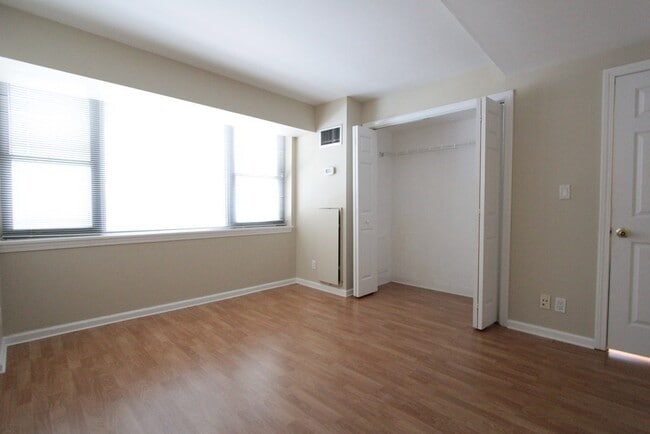 Building Photo - 240-173 Tremont St