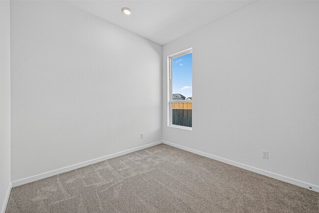 Building Photo - 11119 Poplar Tree Dr