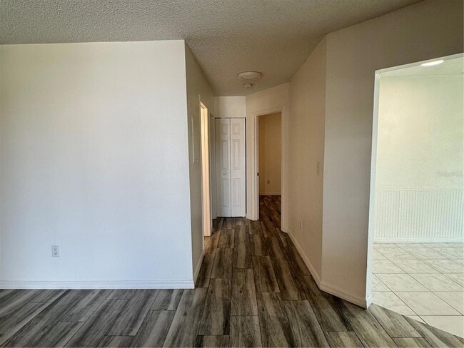 Building Photo - 215 Fernwood St
