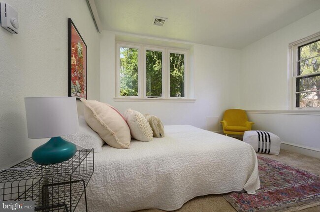 Building Photo - 1385 Woodland Rd