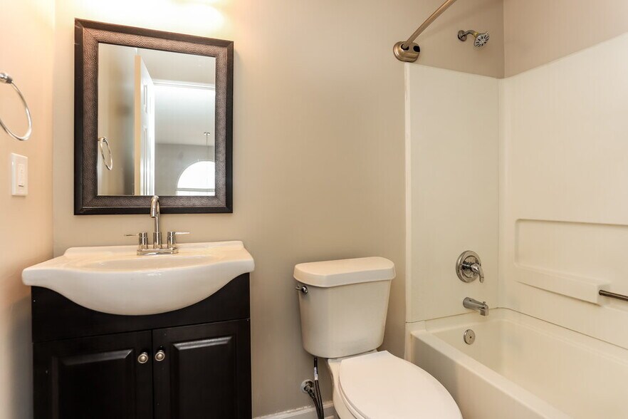 Building Photo - 2244 Waters Run