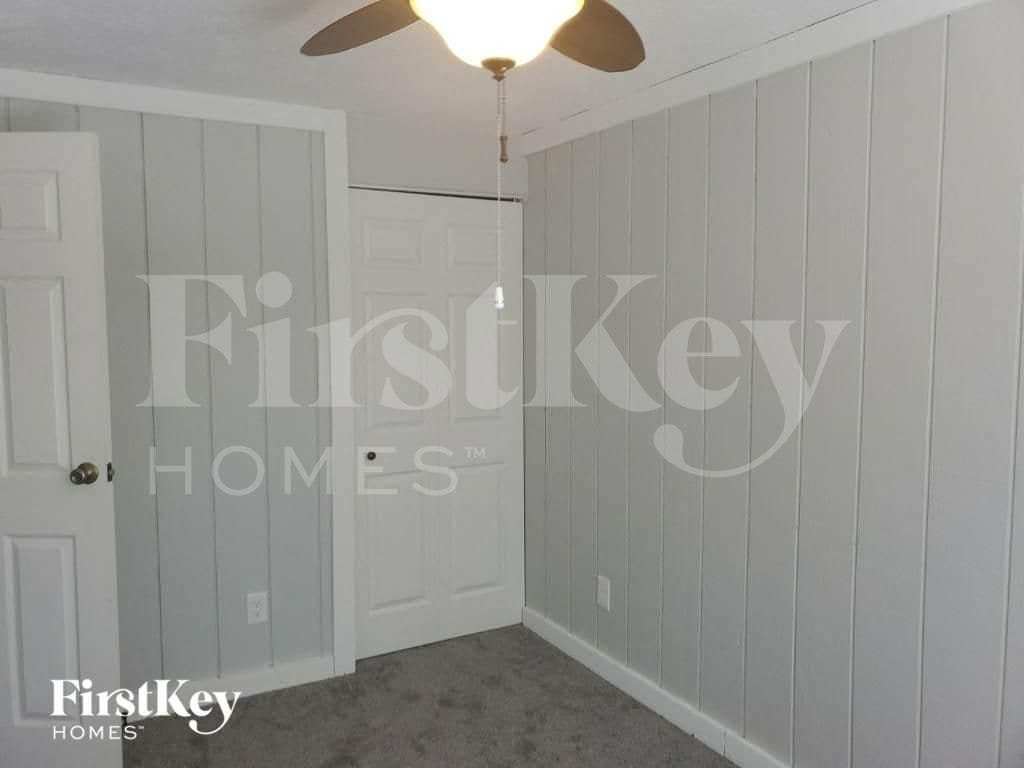 Building Photo - 4207 Edinburgh Dr