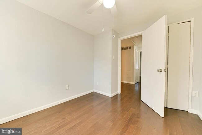 Building Photo - 6556 Frietchie Row