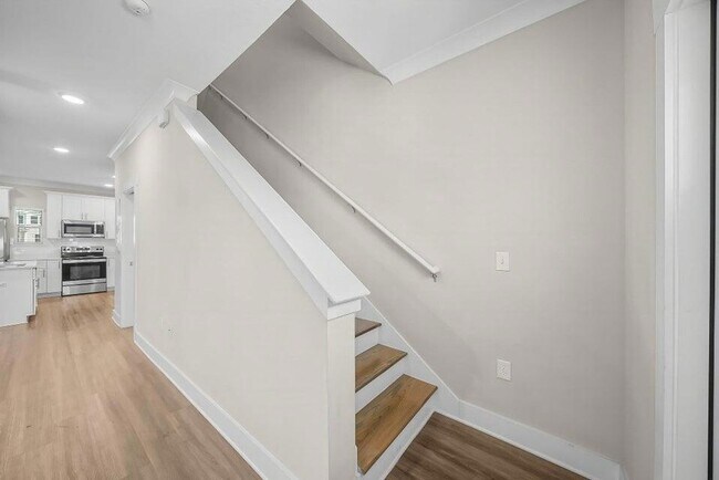 Building Photo - 284 N Sand Palm Rd