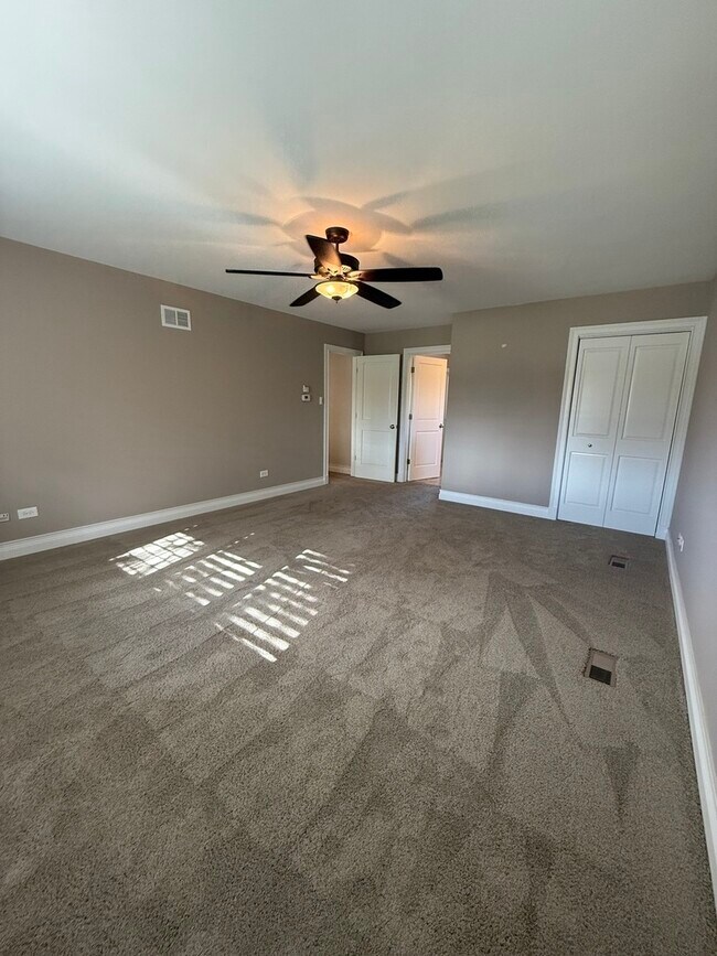 Building Photo - 551 83rd St