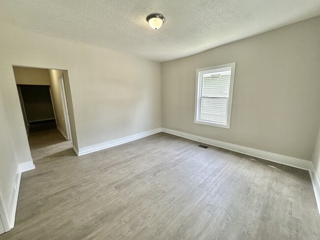 Building Photo - 719 Washington Ave SW