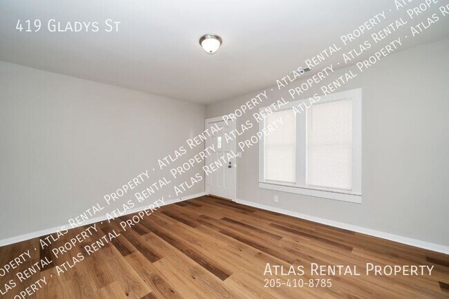 Building Photo - 419 Gladys St