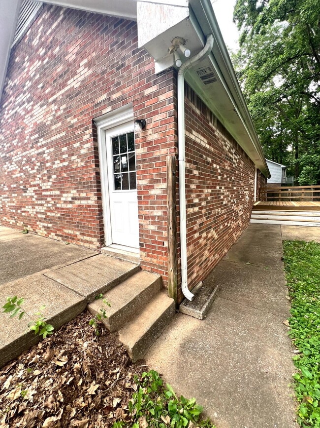 Building Photo - 168 Kirby Dr