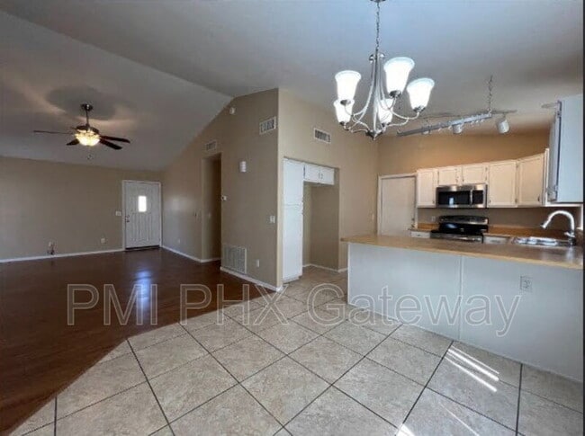 Building Photo - 15982 N 90th Ave