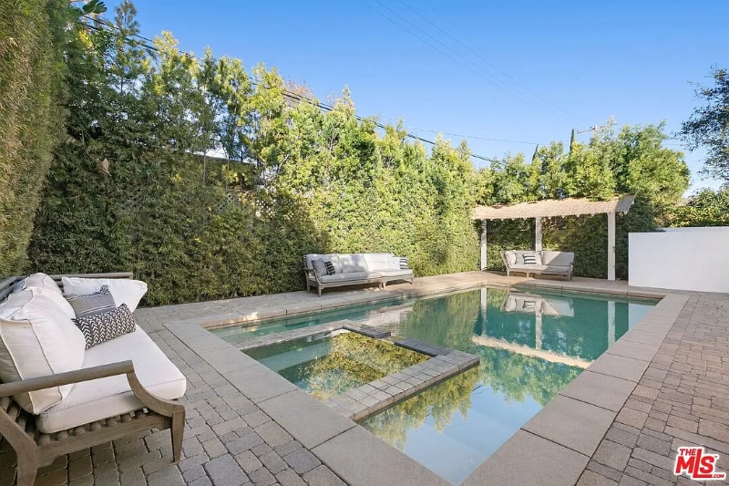 Building Photo - 11217 Kling St