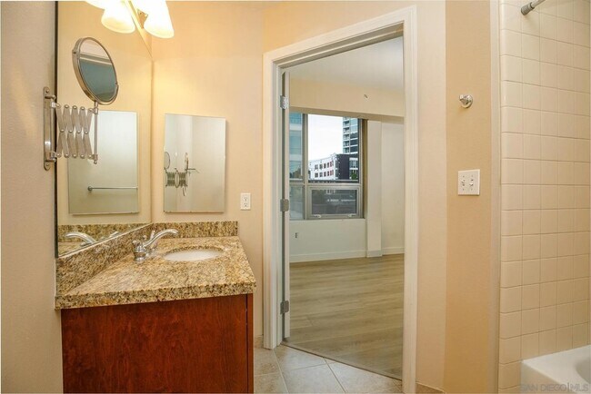 Building Photo - 253 Tenth Ave