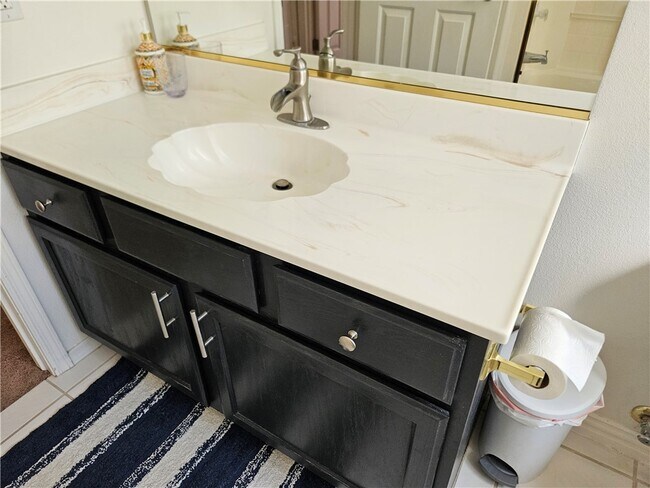 Building Photo - 2068 E Lago Grande Bay