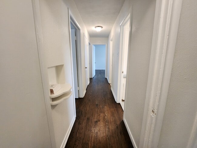 Building Photo - 1435 Templecliff Dr