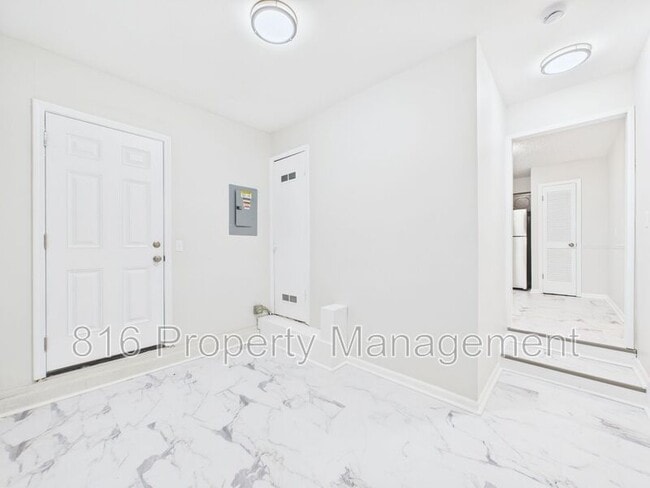 Building Photo - 5725 Blue Ridge Blvd