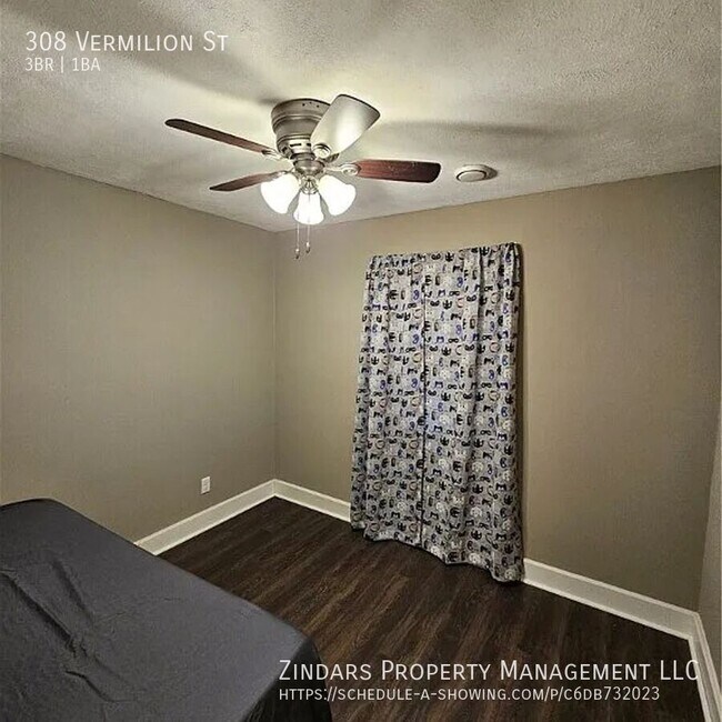 Building Photo - 308 Vermilion St