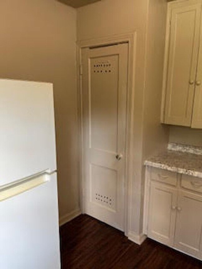 Building Photo - Affordable 2 Bedroom, 1 Bath Cottage in Bl...