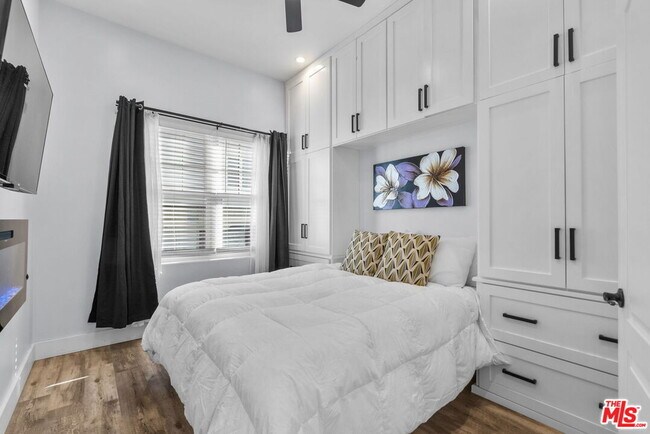 Building Photo - 126 Driftwood St