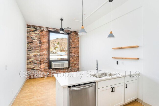 Building Photo - 1831 W Michigan St