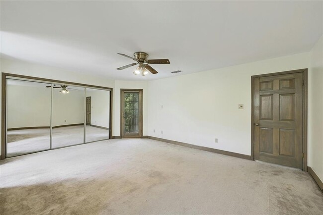 Building Photo - 3605 Silver Hill Cir