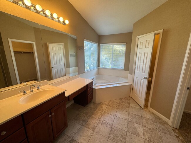 Building Photo - Updated 4 Bedroom Natomas Crossing Home