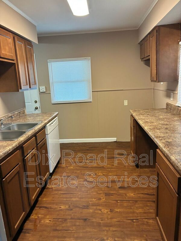 Building Photo - 1003 Sorg Pl