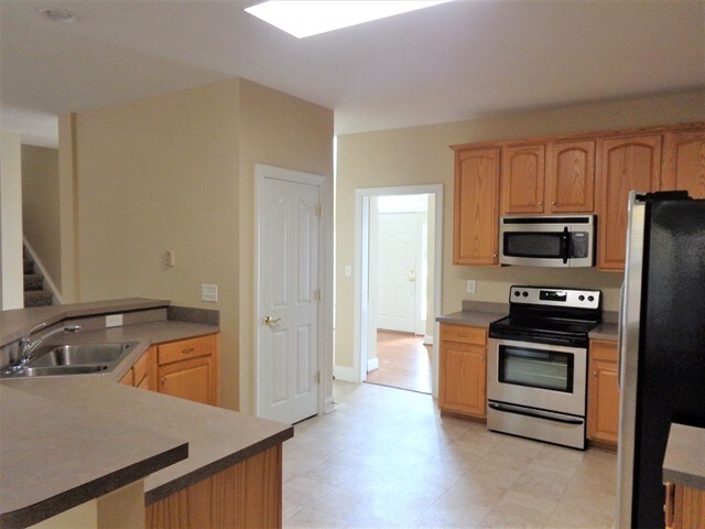 Building Photo - 634 Rosecrea Court