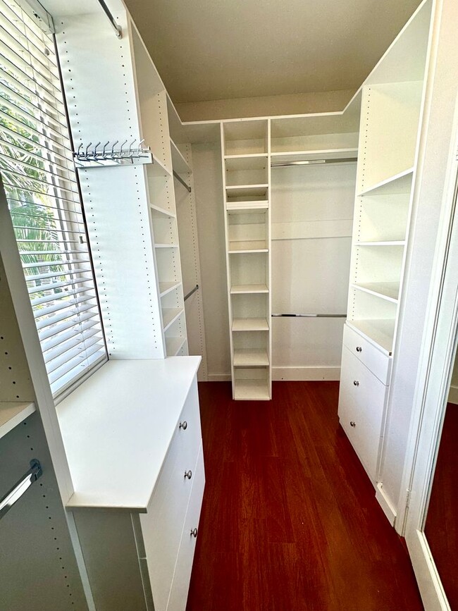 Building Photo - 4 bedroom beautiful Irvine home in gated N...